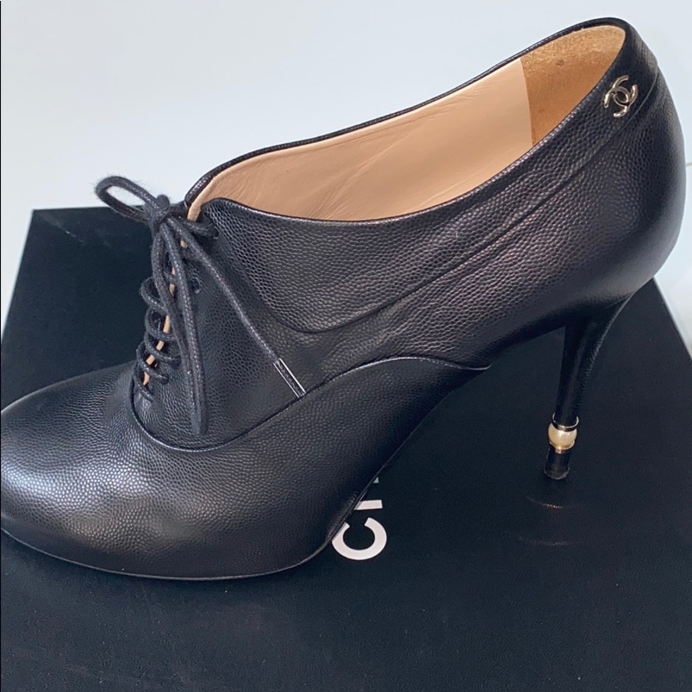 CHANEL lace up calfskin boots - Picture 14 of 14